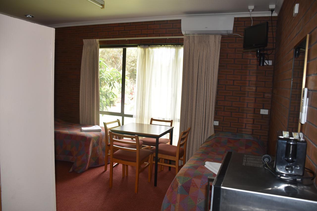 Mount Barker Valley Views Motel & Chalets, Western Australia Exterior photo
