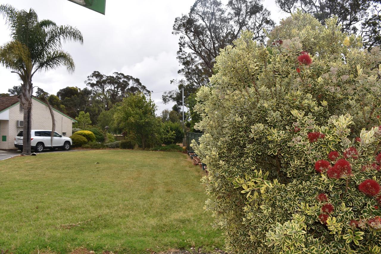 Mount Barker Valley Views Motel & Chalets, Western Australia Exterior photo